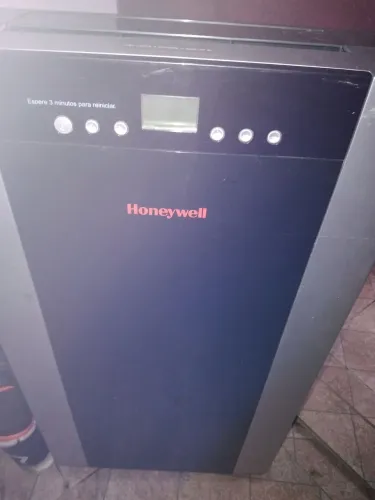 Vendo ar-condicionado honeywel em perfeito  estado muito bom pra quer um lazer
