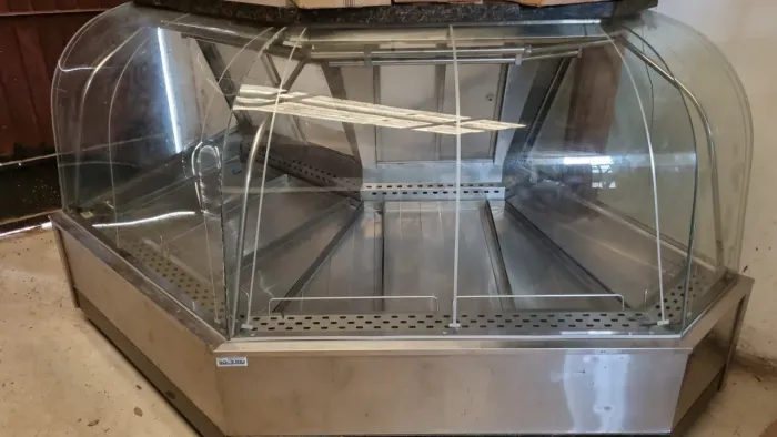 Vendo freezer para mercado pouco usado