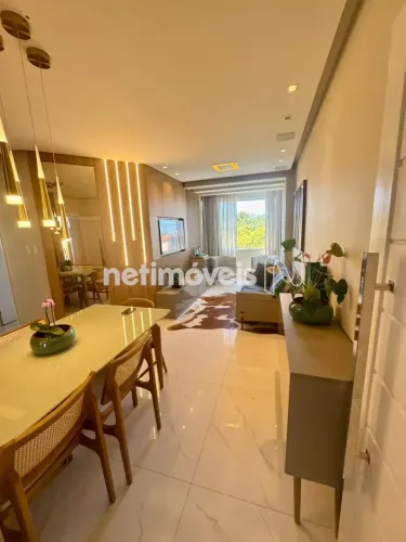 Apartamento reformado 3 quartos sendo 1 suíte na Santa Mônica 2