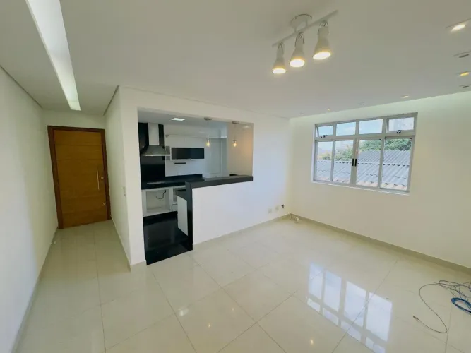 Apartamento para Locação na Sagrada Família | 3 Quartos | 70m² | 2 Vagas