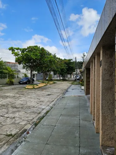 Casa em vila na Conselheiro Furtado com 4Q sendo 2 suítes medindo 10,80 por 60