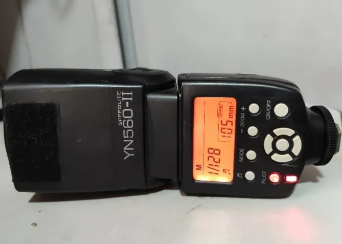 Flash Yongnuo Yn560-ll Para câmera fotográfica ótimo estado Funcionando