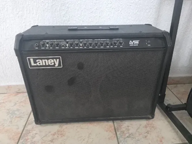 Amplificador Laney LV300 Twin Tube Fusion - Combo Híbrido 2x12
