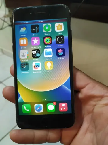 Celular barato iPhone 8 64 gb detalhes tela e tampa