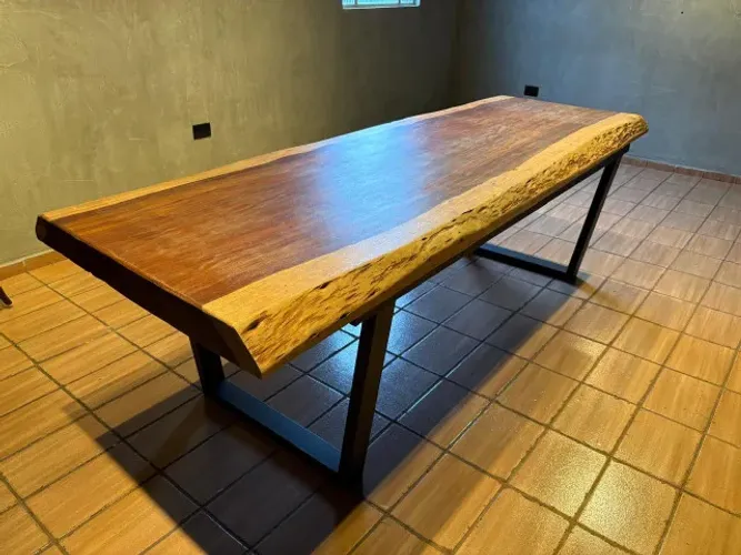 Mesa De Madeira Com Borda Orgânica