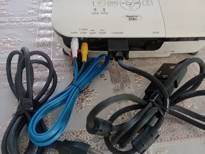 Projetor Epson LCD modelo H434A