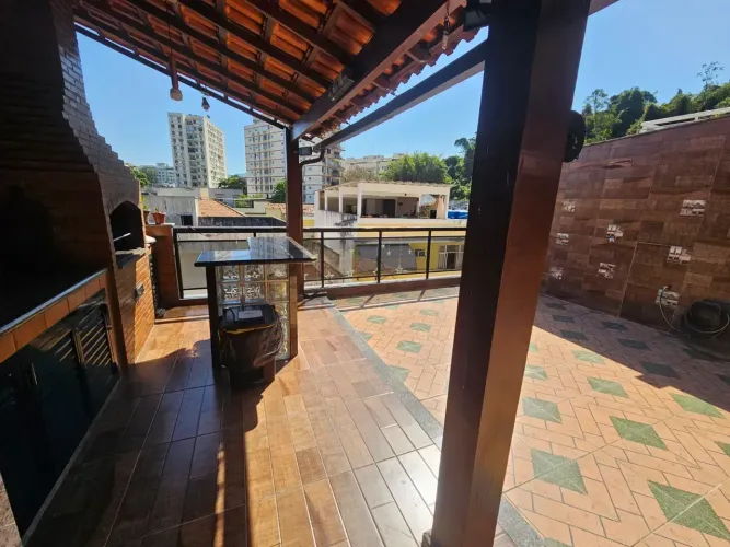 Maravilhosa em condomínio no centro do Pechincha com 4 quartos, 2 suítes, terraço com espa