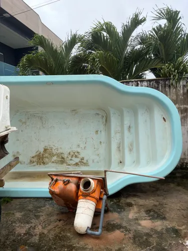 Piscina de fibra de vidro 5m x 2,40 toda boa!