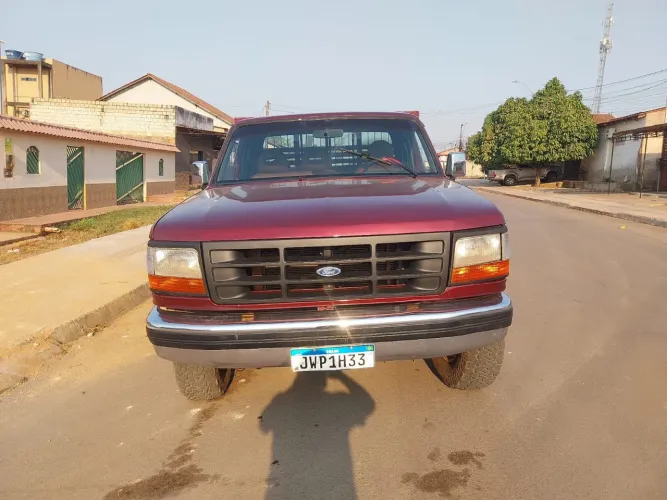 Ford F-1000 XLT CE 4.9i 1998