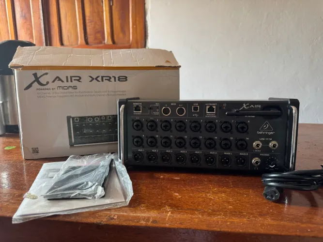 XR18 Behringer (usada)