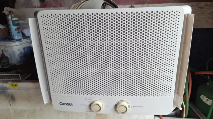 Ar de janela Consul 7,500 BTUs 