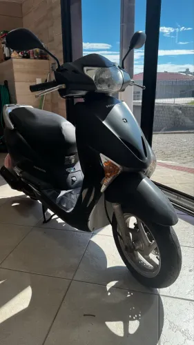 Honda Lead em ótimo estado, sem nenhum defeito e sem pendências