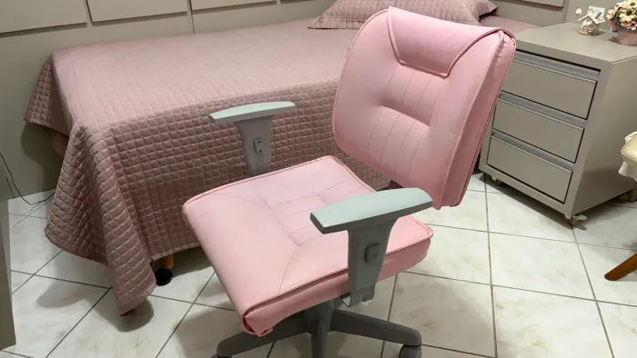 Cadeira de escritório rosa com regulagem!