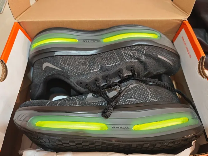 Nike Vomero Premium Black Volt número 40 original com caixa e nota fiscal!