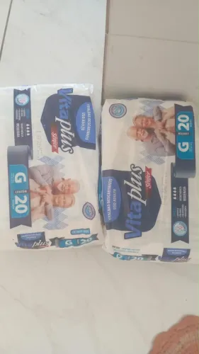 2 pacotes de fraldas geriátricas G, por $55 reais retirada Valentina 