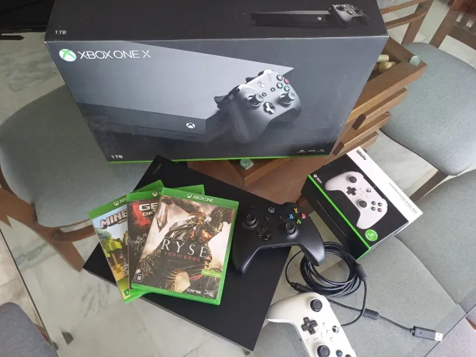 Xbox One X 1TB Completo + 3 Jogos + Controle Extra - Pajuçara