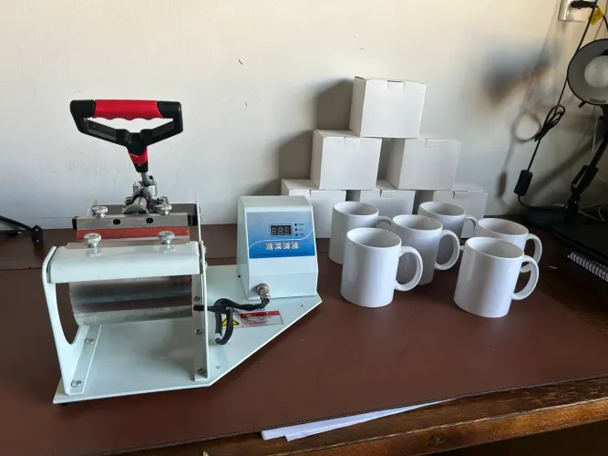 Máquina de estampar canecas + Canecas Live