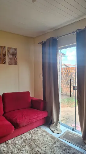 Vende-se um sofá 2 lugar bem espaçoso 