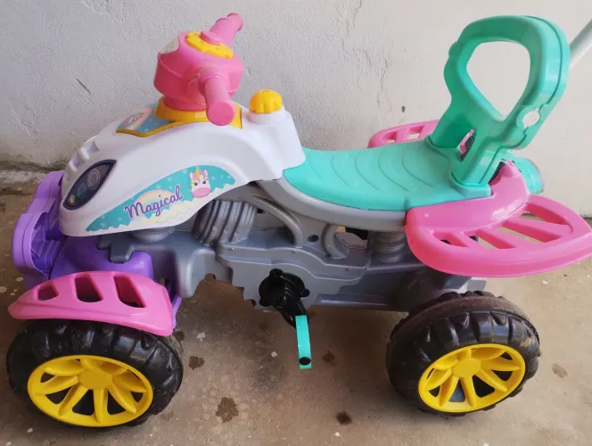 Quadriciclo infantil novo