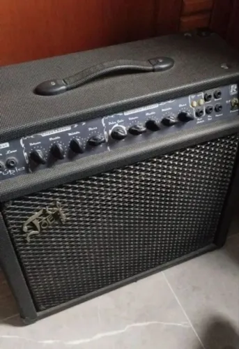 Amplificador de guitarra Staner Furia