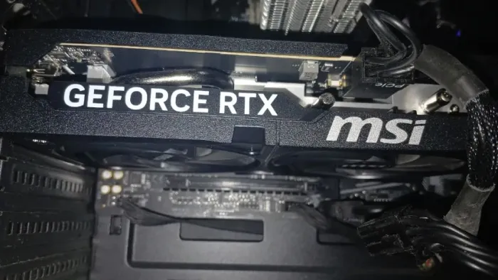 Placa de Vídeo MSI NVIDIA GeForce RTX 5060 Shadow 2X OC, 8GB, GDDR7, DLSS, Ray Tracing