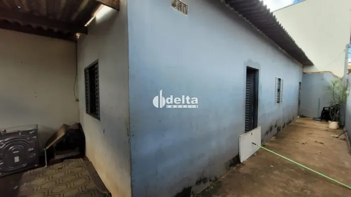 Casa residencial com 2 quartos disponível para venda no bairro Jardim Canaã em Uberlândia-