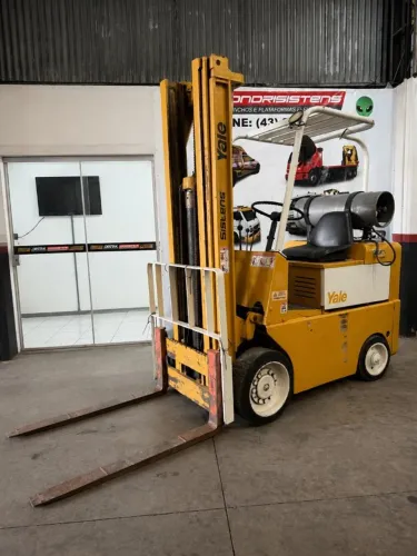 EMPILHADEIRA YALE G83 - 2.500 KG