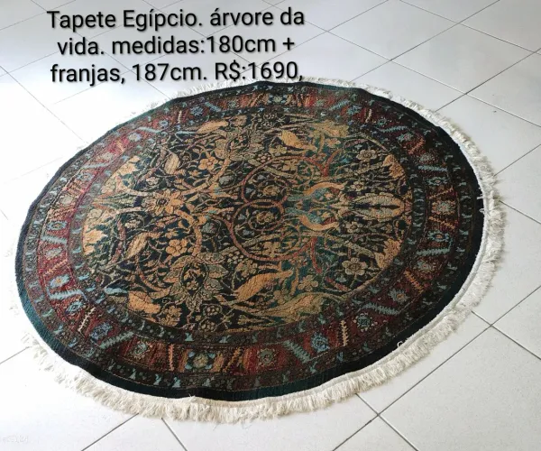 Tapete Egípcio redondo, árvore da vida, em ótima condições de uso.