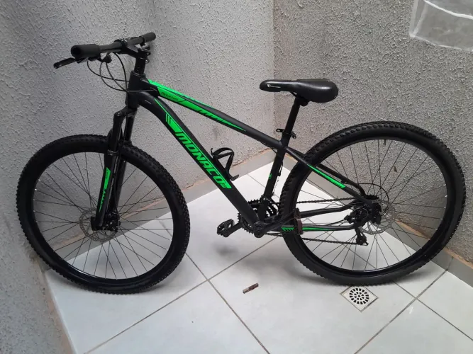 Bicicleta aro 29 nova 1 mês de uso com nota, não troco, retirada em águas lindas 
