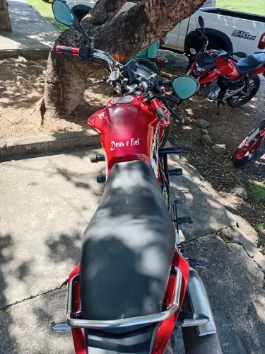 Estou querendo vender porque estou querendo da entrada em outra moto único motivo de vende