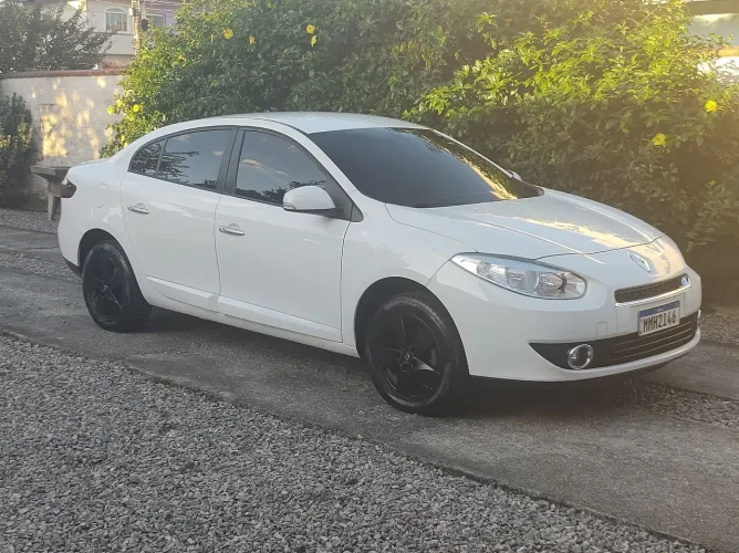 Renault Fluence Sed. Dynamique 2.0 16V Flex Mec. 2014