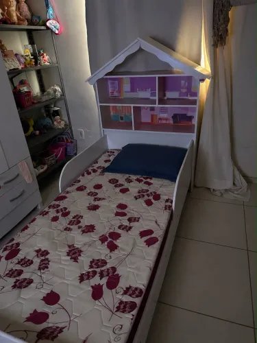 Cama infantil com colchão
