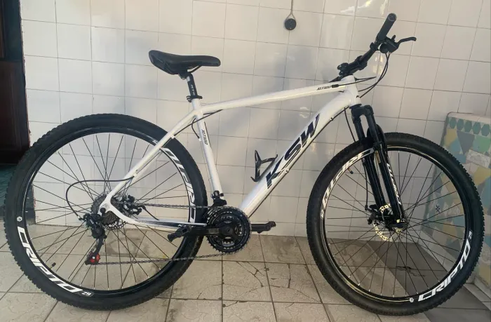 Bicicleta Aro 29 Ksw 21 Marchas Freios a Disco e Suspensão