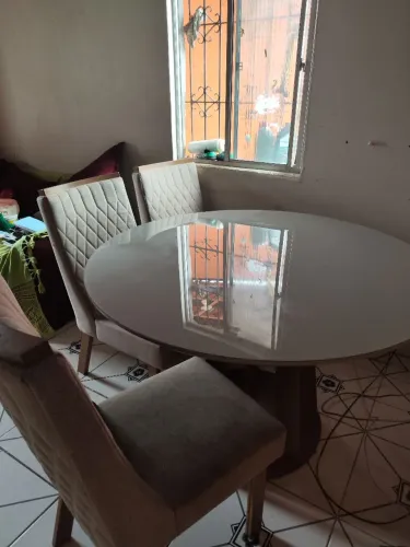 Vendo mesa de jantar de vidro em MDF