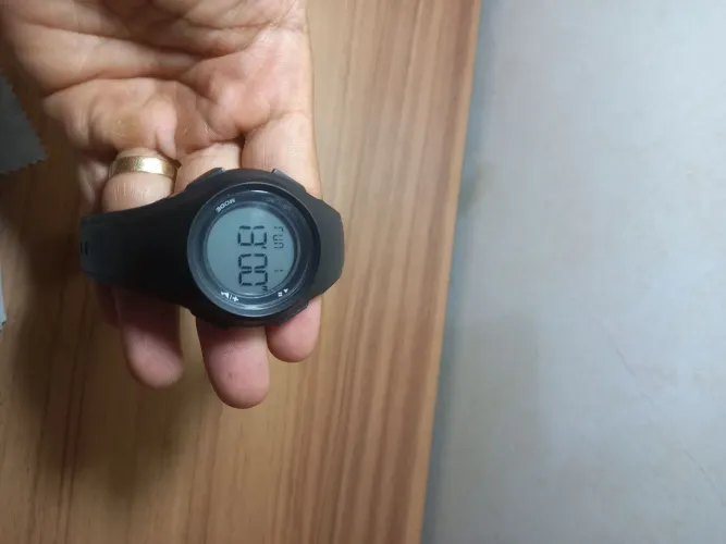 Relógio w200 decathlon preto