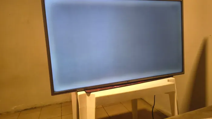 Vendo TV LG para retirada de peças ela deu defeito no LED