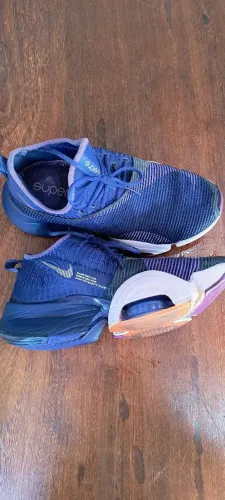 Vende se tênis feminino 