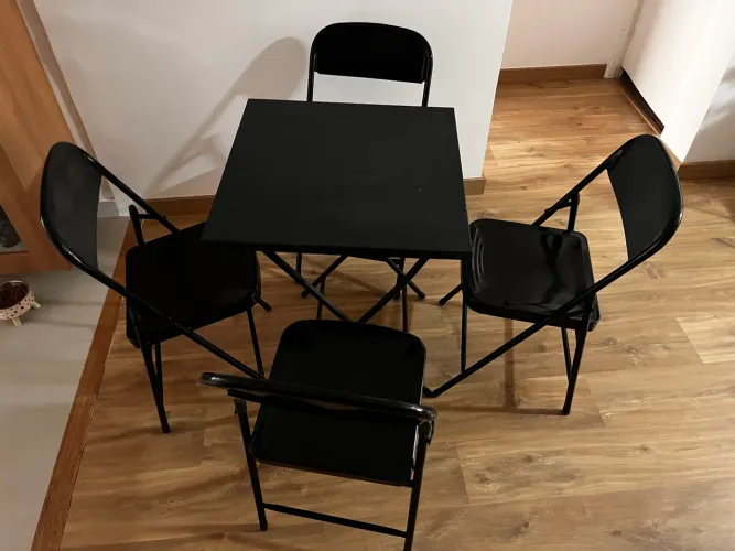 Conjunto mesa +4 cadeiras pretas metal 