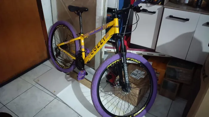 Bicicleta comprada a 2 meses pouco usada