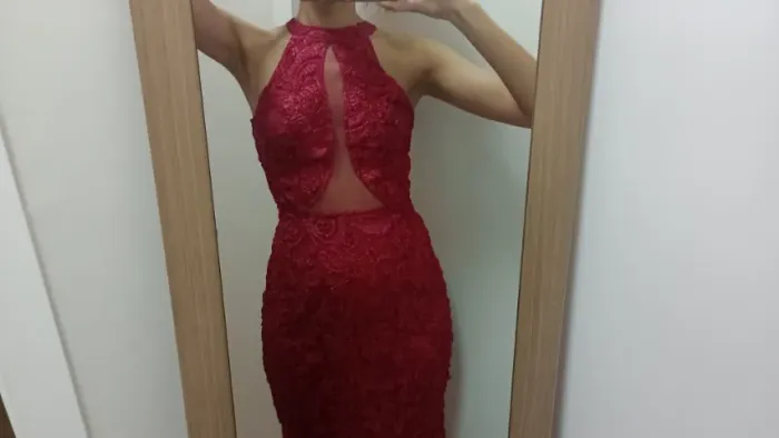 VESTIDO DE FESTA VERMELHO LONGO COM TRANSPARÊNCIA