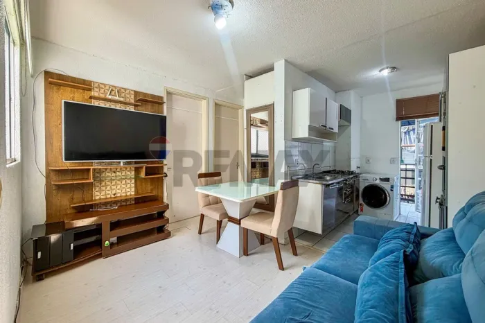 Apartamento com 2 dormitórios à venda, Feitoria/SL.