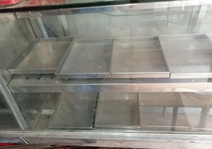 Estufa trapezoidal em vidro e inox, 39cmx57 largura, 63cm de altura, 2,40m comprimento
