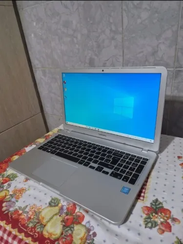 Notebook Samsung Celeron Nova geração DDR4 com NVMe SSD de 512gb Ideal trabalhos e estudos