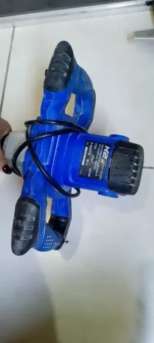 Vendo batedor de argamassa 220 volts semi novo por R$ 150,00