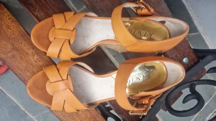 Sandália Michael kors couro 