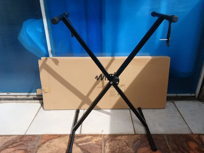 Suporte em X para Teclado MXT ( Q-x10) preto