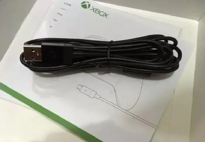 Cabo USB Xbox One Original Microsoft - Com LED (Para Controle / PC)
