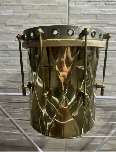 Vende-se cuica de latão de 10 polegadas