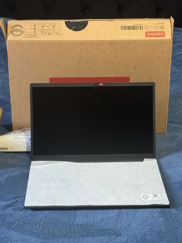 Notebook Lenovo V15 G4