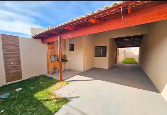 VENDE-SE CASA EM MARITUBA £